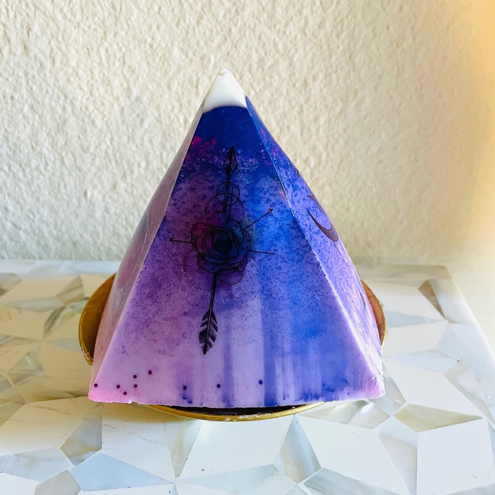 NWT Mountain Moon Blueberry Candle - Picture 4 of 4